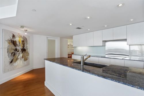 a-2740-1717 N Bayshore Dr, Miami, FL, 33132-1163 | Card Image