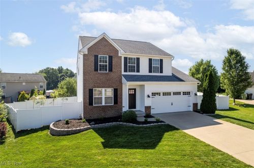 595 Jessica Ln, Wadsworth, OH, 44281-7753 | Card Image