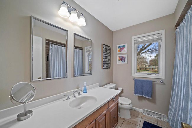 2521 W Wending Drive, House other with 4 bedrooms, 2 bathrooms and null parking in Glendale WI | Image 34