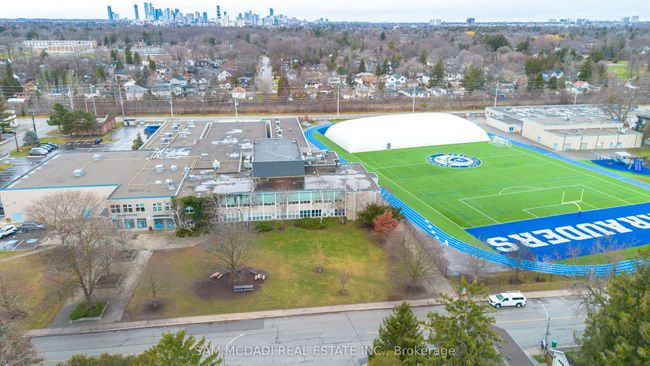 11 Brant Ave, House other with 4 bedrooms, 3 bathrooms and 6 parking in Mississauga ON | Image 35