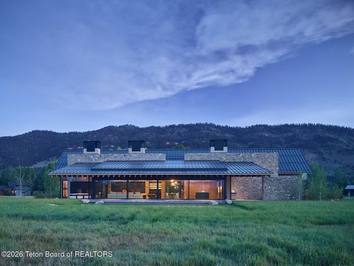 5370 W Fallen Pine Dr, Wilson, WY, 83014-5088 | Card Image