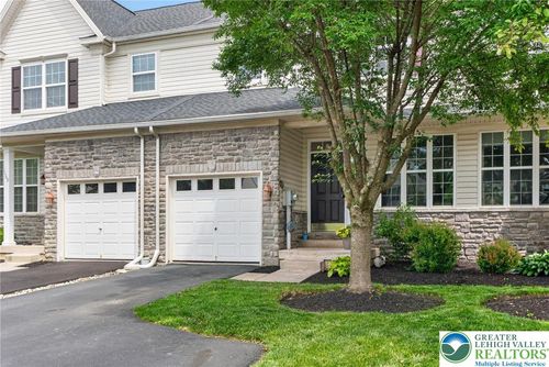 1071 King Way, BREINIGSVILLE, PA, 18031-1482 | Card Image