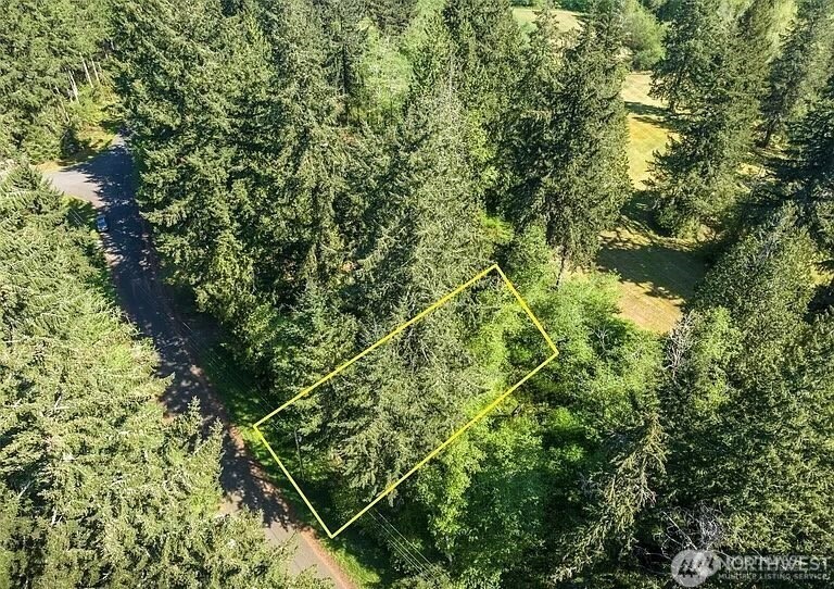 Land in Anderson Island 3