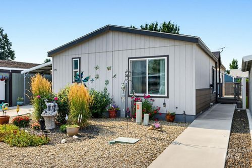 751 Freedom Ln, Emmett, ID, 83617-3902 | Card Image