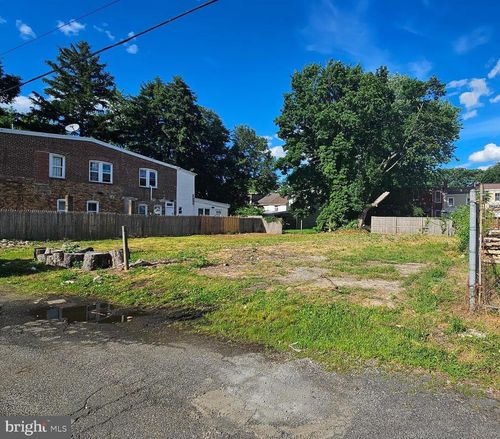 6 Coates St, Trenton, NJ, 08611-2904 | Card Image