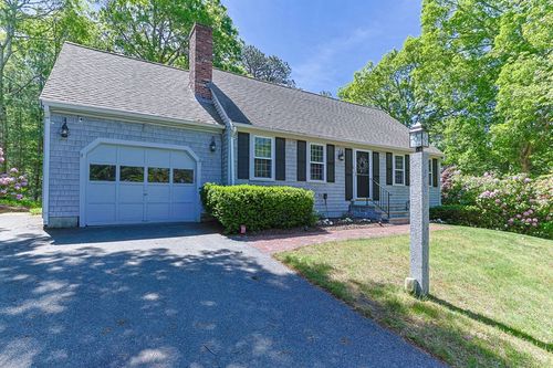 114 Kings Way, Hyannis, MA, 02601 | Card Image