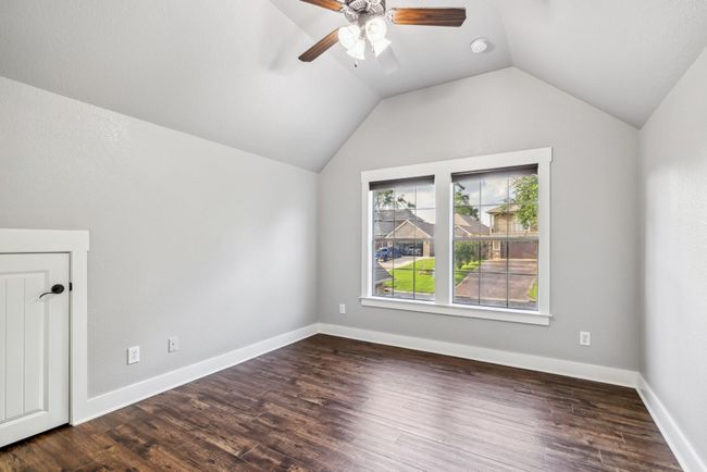 Secondary bedroom upstairs | Image 31