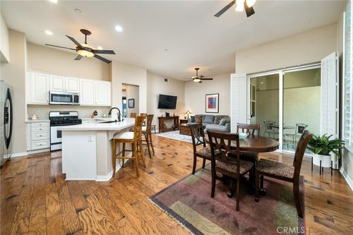 704 W 1st St, Claremont, CA, 91711 | Card Image
