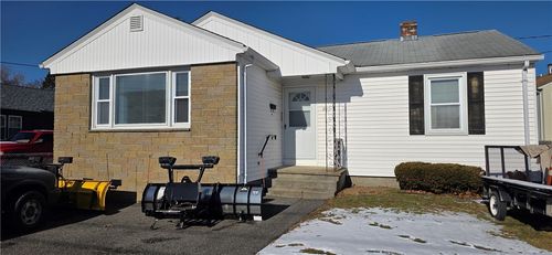 20 Intervale Ave, North Providence, RI, 02911-2411 | Card Image