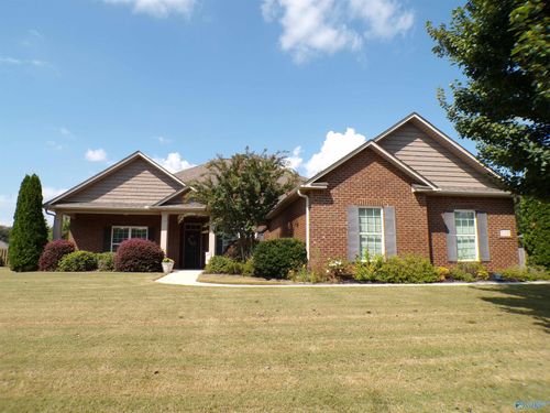 220 Poplar Gln, Huntsville, AL, 35811-7963 | Card Image