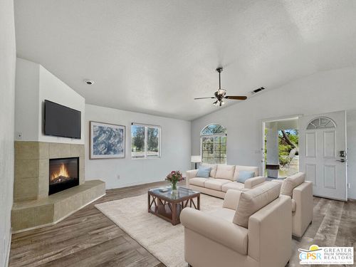 16653 Bubbling Wells Rd, Desert Hot Springs, CA, 92240-7045 | Card Image