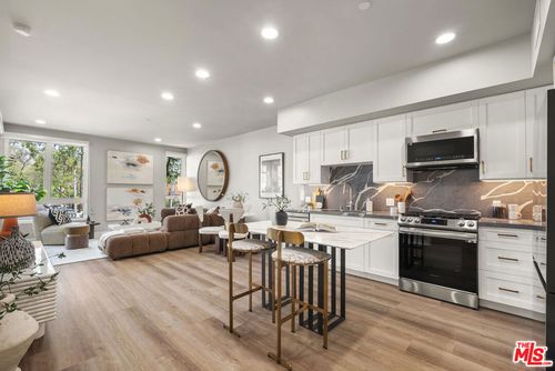 402-7428 Santa Monica Boulevard, West Hollywood, CA, 90046 | Card Image