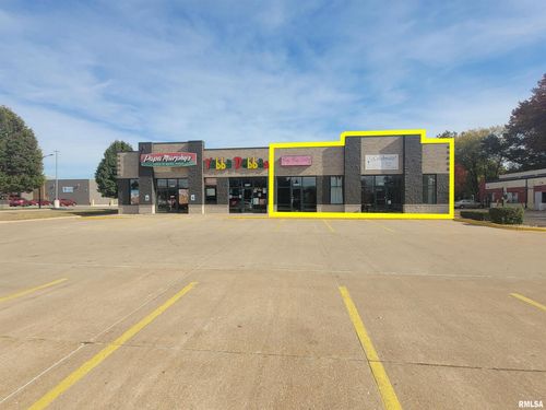 3203 Devils Glen Rd, Bettendorf, IA, 52722-3351 | Card Image