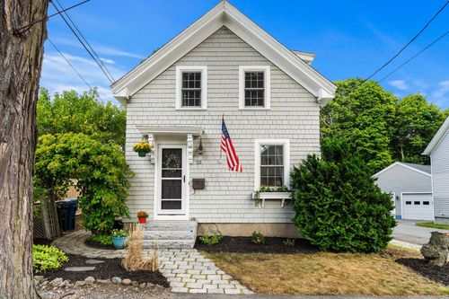 33 Putnam St, Danvers, MA, 01923-2844 | Card Image