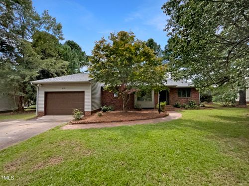 6130 Saint Andrews Dr, Sanford, NC, 27332-7325 | Card Image