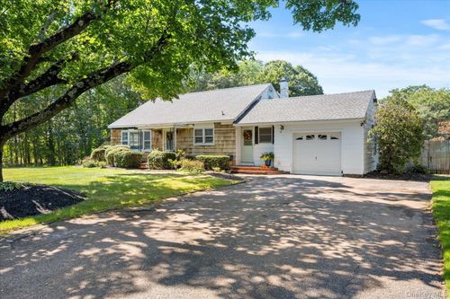 33595 Main Rd, Cutchogue, NY, 11935-1344 | Card Image