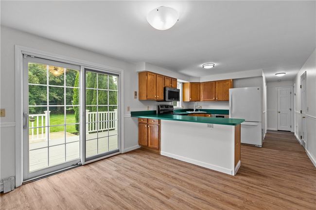 20 Samson Ln, House other with 5 bedrooms, 3 bathrooms and 6 parking in Middletown RI | Image 10