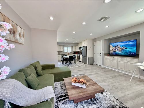 11307 Jane Way, Stanton, CA, 90680-3304 | Card Image