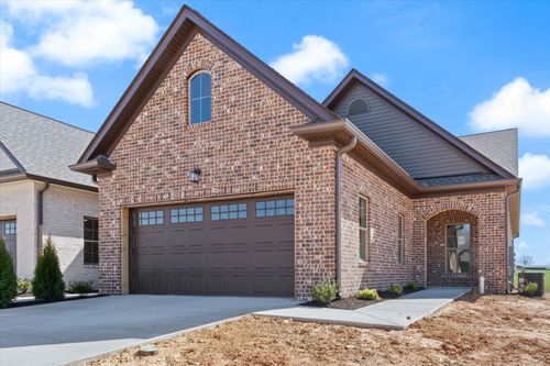 456 W Foxrun, Springfield, TN, 37172-7201 | Card Image