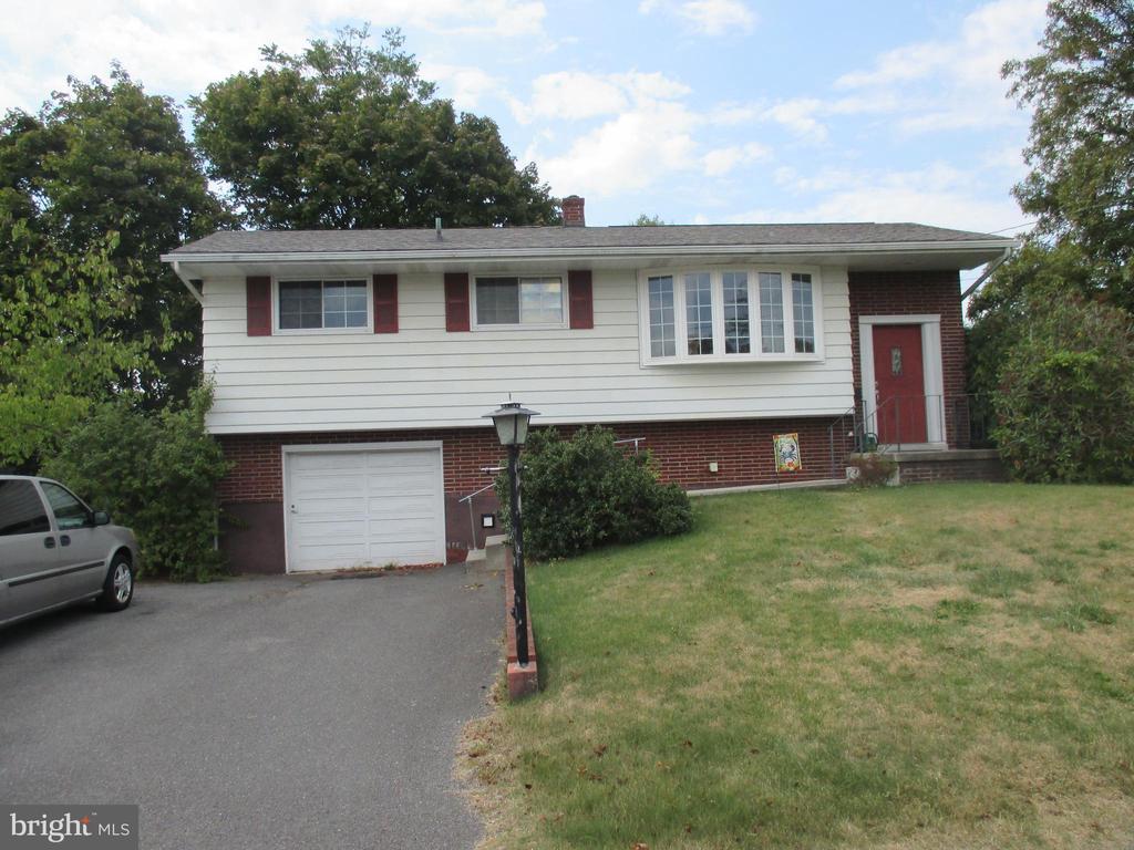 White Ave, Cumberland, MD 21502