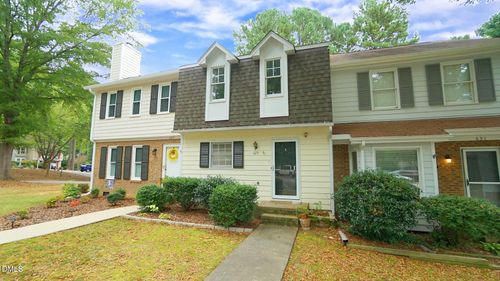629 Middleton Ave, Cary, NC, 27513-4430 | Card Image