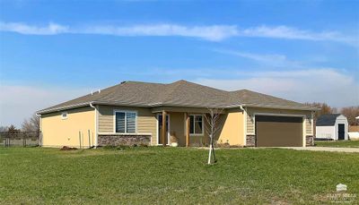 105 W D Street, House other with 3 bedrooms, 2 bathrooms and null parking in Olsburg KS | Image 3