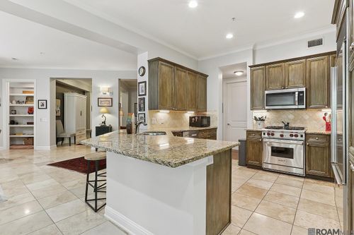 222-990 Stanford Ave, Baton Rouge, LA, 70808-3673 | Card Image