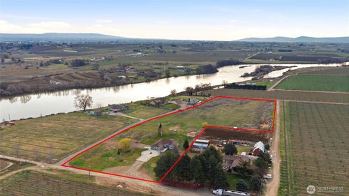 3988 E Euclid Rd, Mabton, WA, 98935-9434 | Card Image