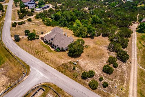 421 Huck Finn Trl, Dripping Springs, TX, 78620-4372 | Card Image