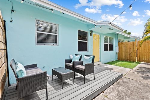 2-1464 N Dixie Hwy, Fort Lauderdale, FL, 33304-1240 | Card Image