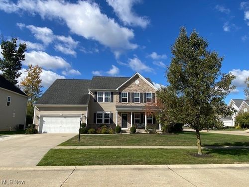 2424 Roxboro St, Avon, OH, 44011-5244 | Card Image