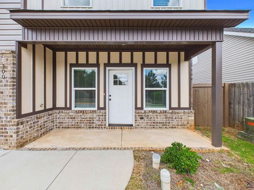 300 Beau Claire Cir, Byron, GA, 31008-3364 | Card Image