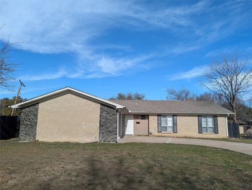 2901 San Marcos Dr, Fort Worth, TX, 76116-4828 | Card Image