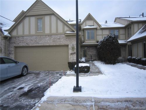 2753 Maitland Dr, Ann Arbor, MI, 48105-1586 | Card Image