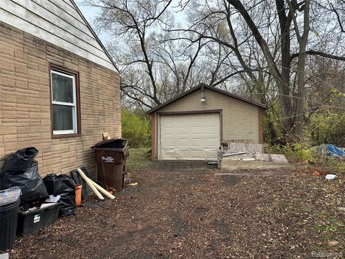 1909 Justine St, Inkster, MI, 48141-1704 | Card Image