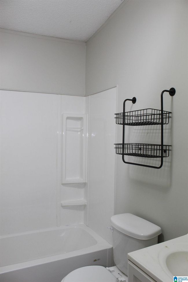 220 Crestview Dr, House other with 3 bedrooms, 2 bathrooms and null parking in SPRINGVILLE AL | Image 29