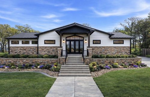 108 Pawnee Trl, Gainesville, TX, 76240-9434 | Card Image