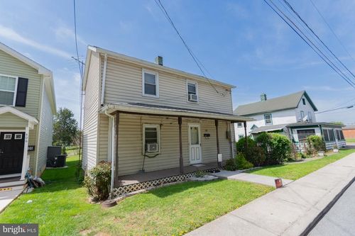404 S Charles St, CHARLES TOWN, WV, 25414-1620 | Card Image