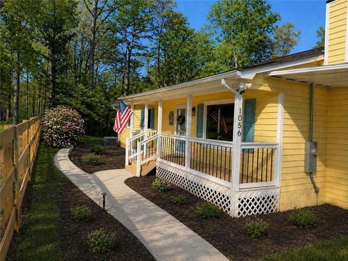 1056 Overlook Dr, Dawsonville, GA, 30534-7223 | Card Image
