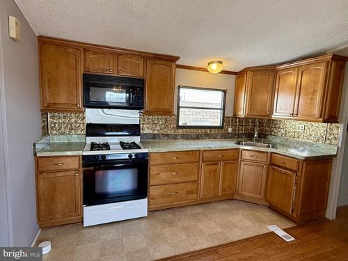 35 Rockywood Ln, Essex, MD, 21221-3247 | Card Image