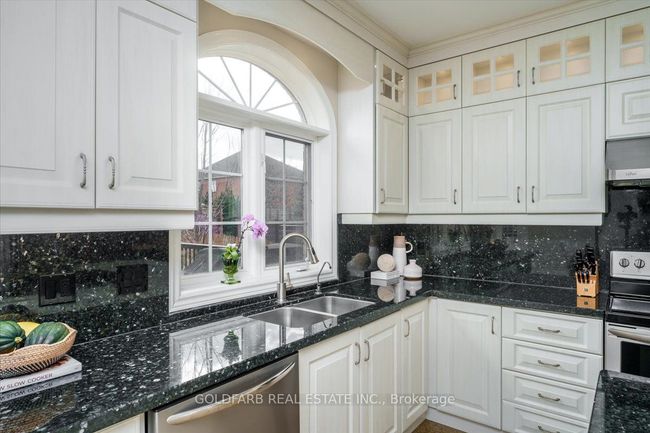 215 Thomson Creek Blvd, House other with 5 bedrooms, 4 bathrooms and 3 parking in Woodbridge ON | Image 8