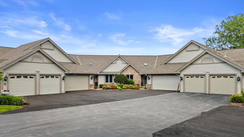 N14W30046 High Ridge Road, Delafield, WI, 53072 | Card Image