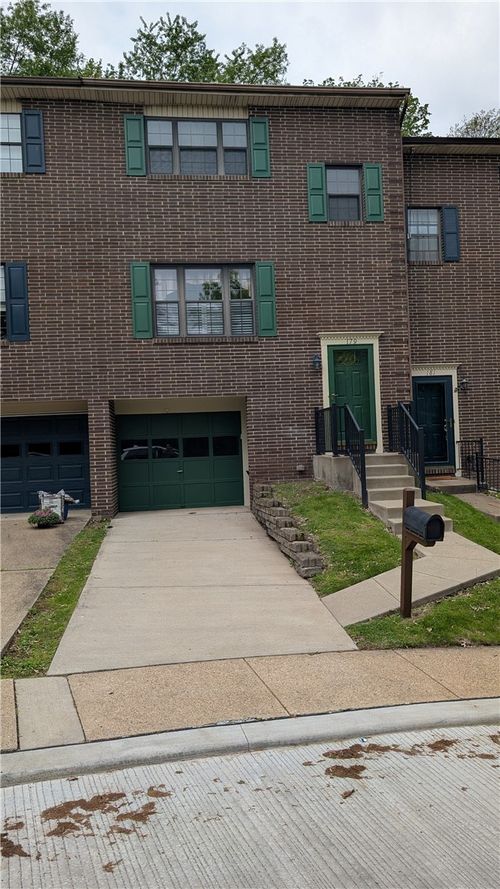 179 London Towne Dr, Brookline, PA, 15226 | Card Image