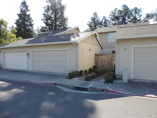 9 Vanessa Court W, Napa, CA, 94558 | Card Image