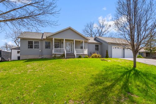 3455 W Harbor Dr, Bettendorf, IA, 52722-5591 | Card Image