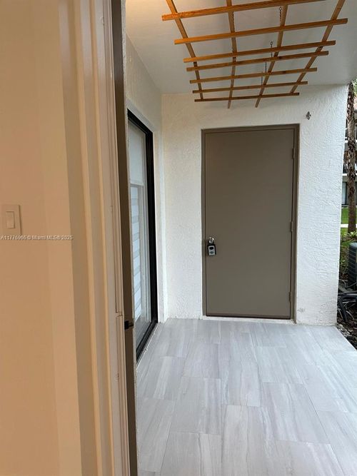 3-630 S Park Rd, Hollywood, FL, 33021-8703 | Card Image