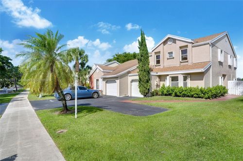 10961 Scarborough Dr, Davie, FL, 33324 | Card Image