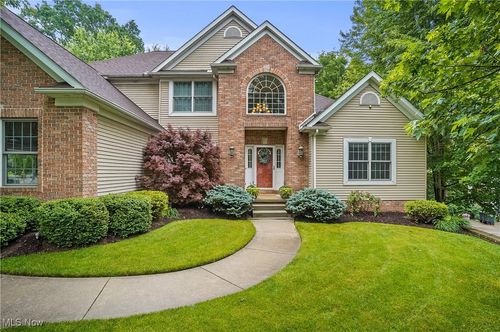 2634 Deer Ridge Run, Cuyahoga Falls, OH, 44223-3721 | Card Image