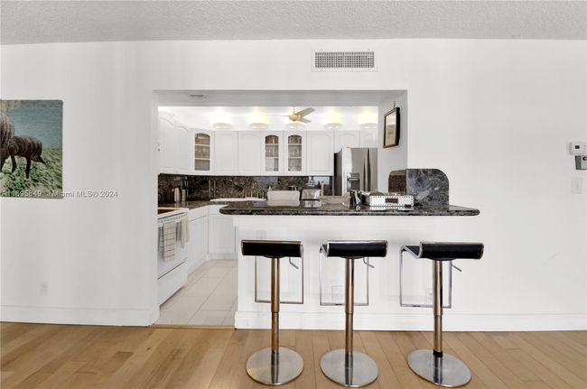 APT-908 - 1400 S Ocean Dr, Condo with 2 bedrooms, 2 bathrooms and null parking in Hollywood FL | Image 10