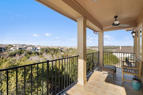 220 Tavish Trl, Lakeway, TX, 78738-1133 | Card Image